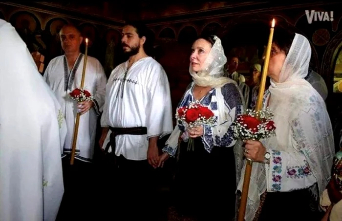 Lamia Beligan și Alexandru Turcu s-au cununat religios în costume popularefoto: arhiva personală/VIVA