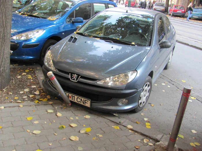 Peugeotul a fost parcat în Piaţa Sfântu Gheorghe