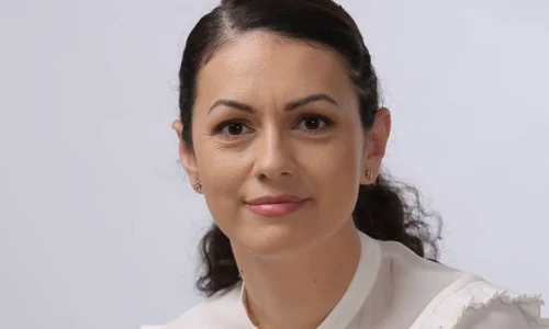 iuliana roibu png