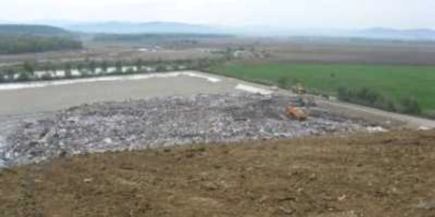 Ploieşti: Zeci de rampe neconforme din judeţ trebuie închise
