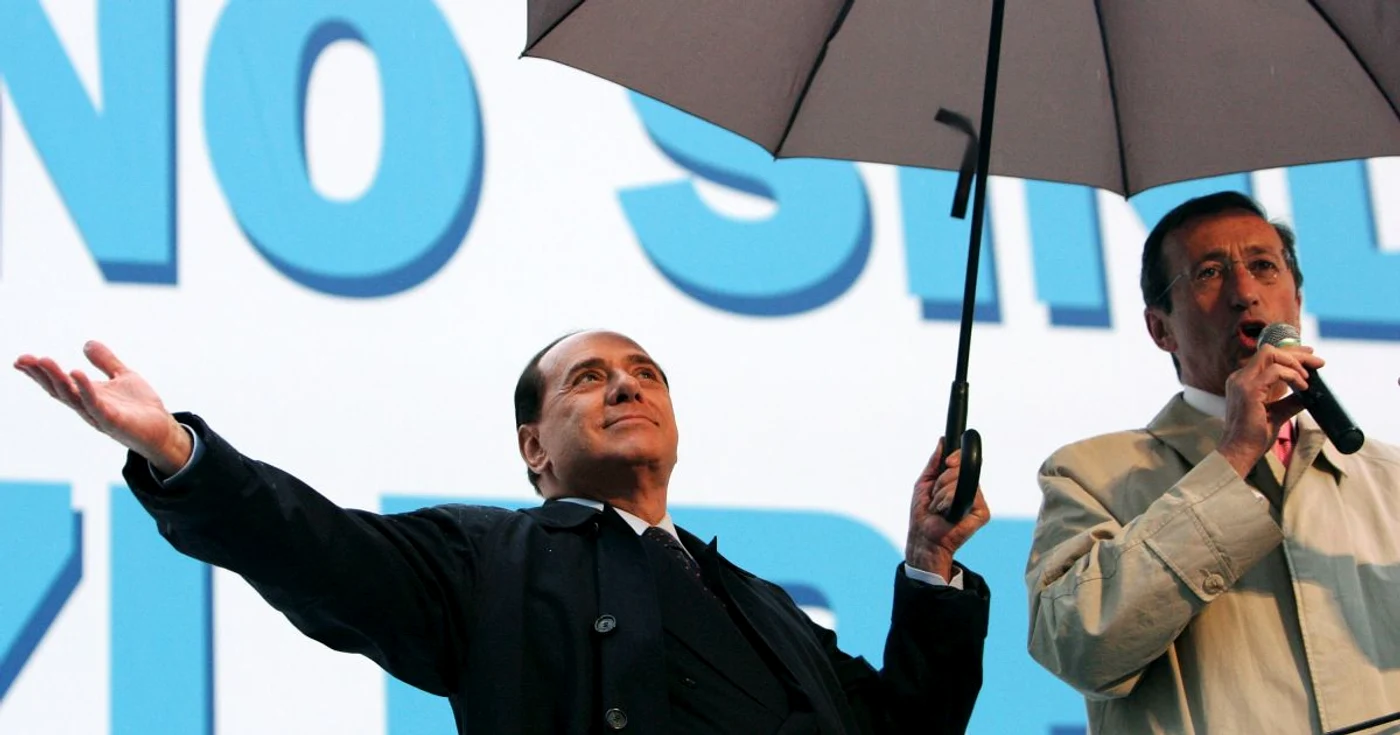Fini ar putea forma o nouă alianţă centristă, alături de partidul catolic UDC