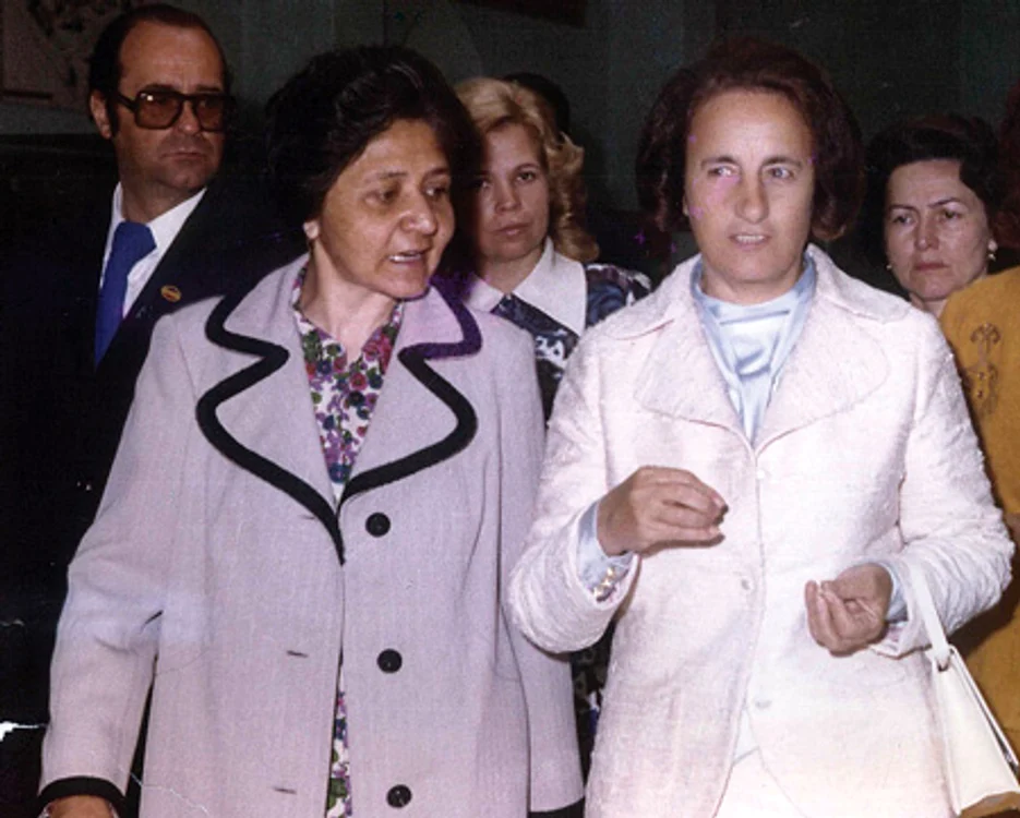 Emilia Marinela Macovescu a dezvăluit o faţă mai puţin cunoscută a Elenei Ceauşescu (cea blondă, din planul doi)