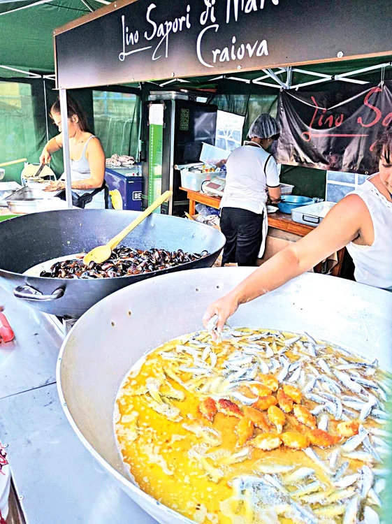 O porţie de scoici se vinde cu 20 de lei