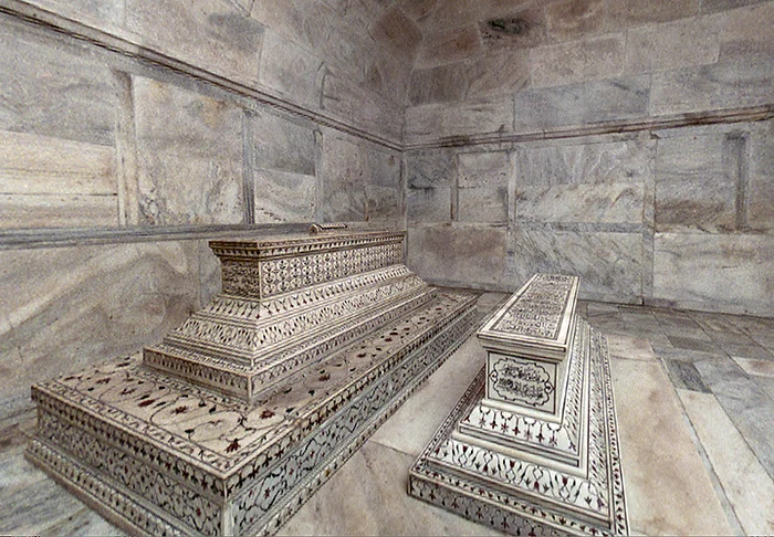 tombs in crypt jpg jpeg