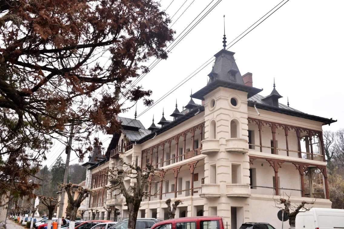 Clădirea fostului Hotel Ştefănescu din Băile Govora - Vâlcea în zilele noastre Foto Adevărul