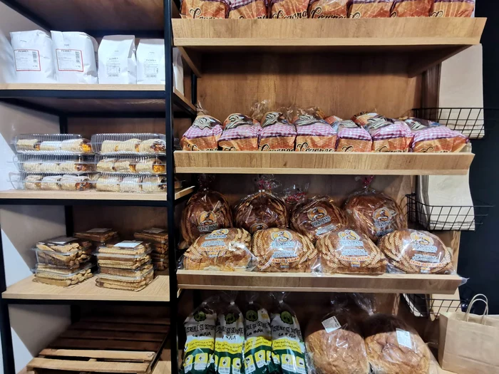 S-a deschis băcănia Akademika Market FOTO Ștefan Both