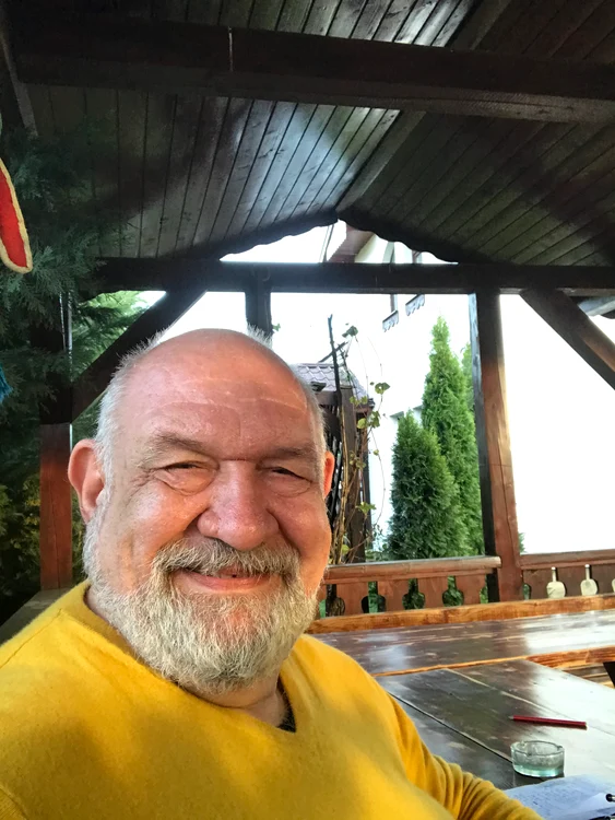 Valentin Teodosiu, în liniștea casei sale