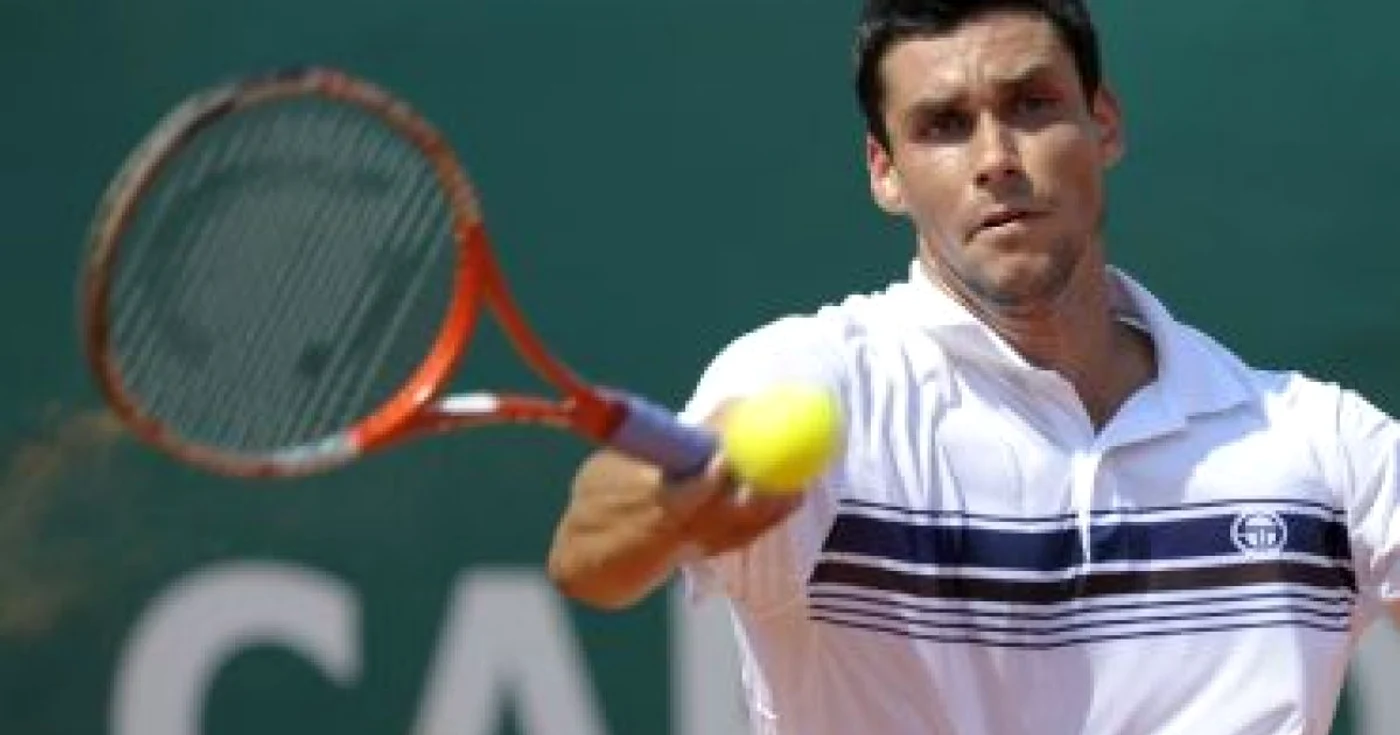 TENIS: Hănescu, învins pentru a patra oară de Federer