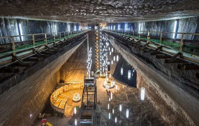 Salina Turda a atras numai în 2017 aproape 700.000 de turişti. FOTO: Cătălin Urdoi