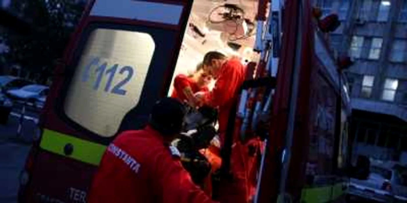 Femeia a fost dusă la spital