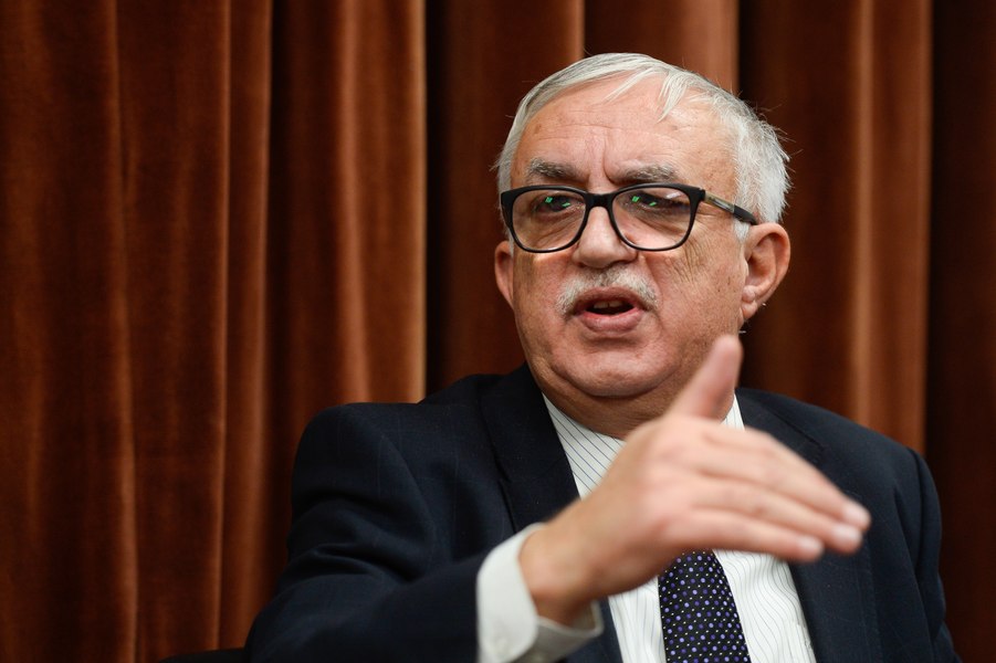 Zegrean, despre planul PNL de a sesiza CCR dacă Nicușor Dan nu convoacă alegerile anticipate: „Poate că ei citesc o altă Constituție”
