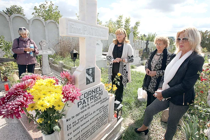 Cornelia Patrichi a fost ieri la mormântul lui Cornel Patrichi, pentru slujba de pomenire Foto: Florin Șuler
