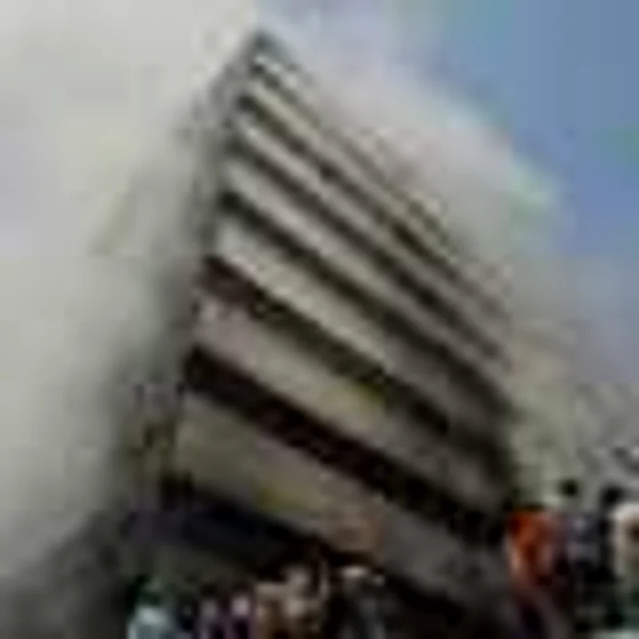 Incendiu la o fabrica de confectii din Dacca FOTO Reuters