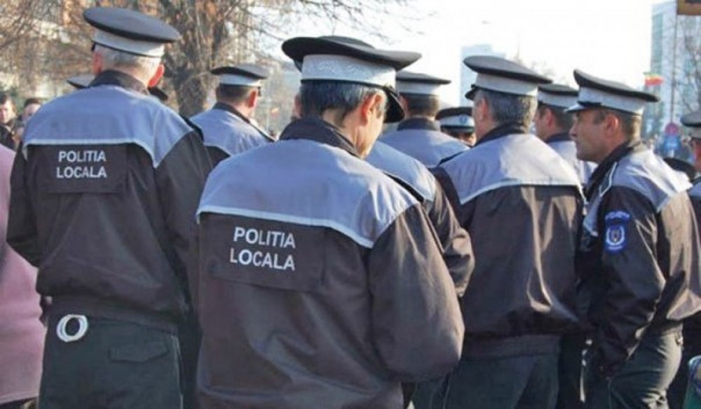 Primarii țin cu dinții de păstrarea polițiștilor locali. Noua normă propusă guvernului de Asociația Municipiilor: „Trebuie să ţii oraşul sub control”
