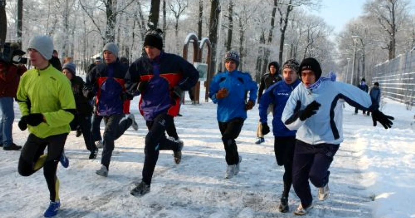 Tinerii s-au întrecut în Parcul Tineretului pe un ger năprasnic