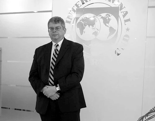 "Dacă mergi cu viteză şi frînezi brusc, e bine să ai centura pusă" interviu cu Tonny Lybek jpeg