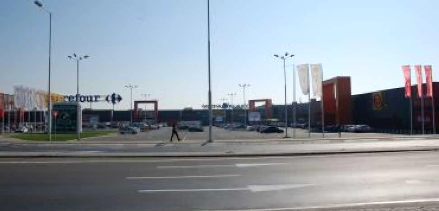 Magazinele de încălţăminte de la Mall au o ofertă bogată, foto Ciprian Dragomir