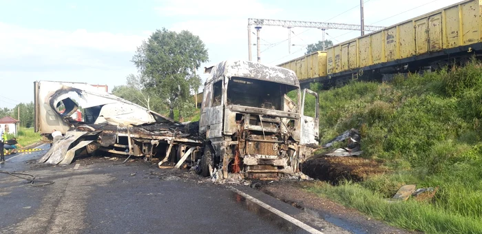 Tirul a ars aproape în întregime FOTO: ISU Galați