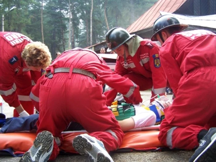 Alte două persoane rănite în accidentul produs vineri seară pe DN 7, în judeţul Sibiu, după ce două maşini s-au ciocnit frontal, au murit la spital