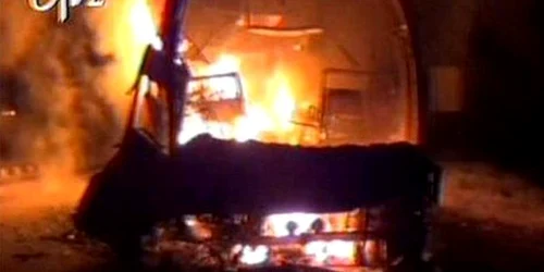 incendiu autobuz india