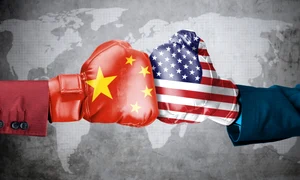 china versus sua manusi box harta foto shutterstock