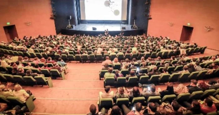 Proiecţiile peliculelor de lungmetraj vor avea loc la Teatrul Sică Alexandrescu