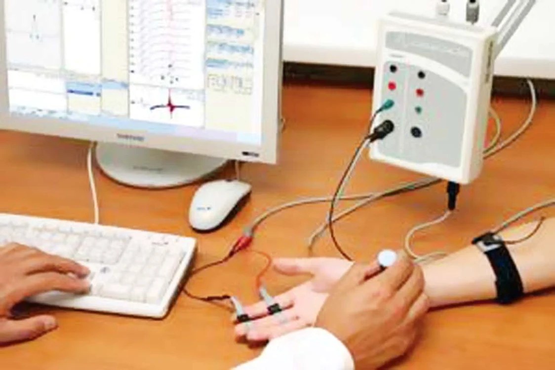 Așa arată electromiograful,  aparatul care stabilește  problemele neuromusculare