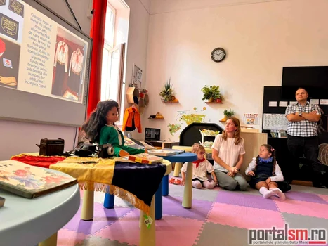 A fost adaptată tema comunismului Foto: portalul de stiri din Satu Mare (portalsm.ro)