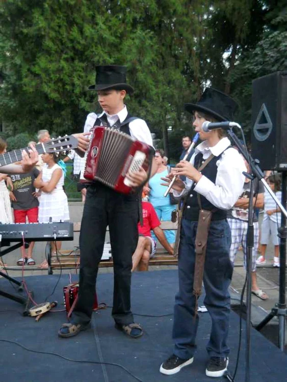 Trupa Peregrinii din Timişoara Foto