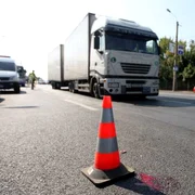 Primăria impune restricţii de circulaţie pentru transportul de mare tonaj 