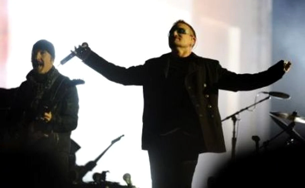 Bono şi trupa U2 au încasat 130 de milioane de dolari din turneul "360° Tour"