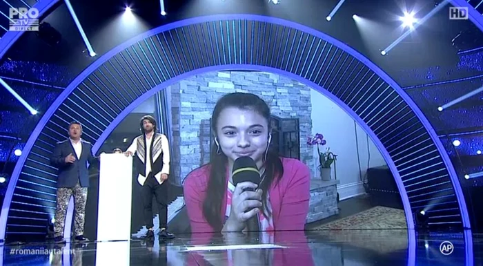 Laura Bretan a intrat în direct pentru a le mulțumi lui Smiley și Bartoș