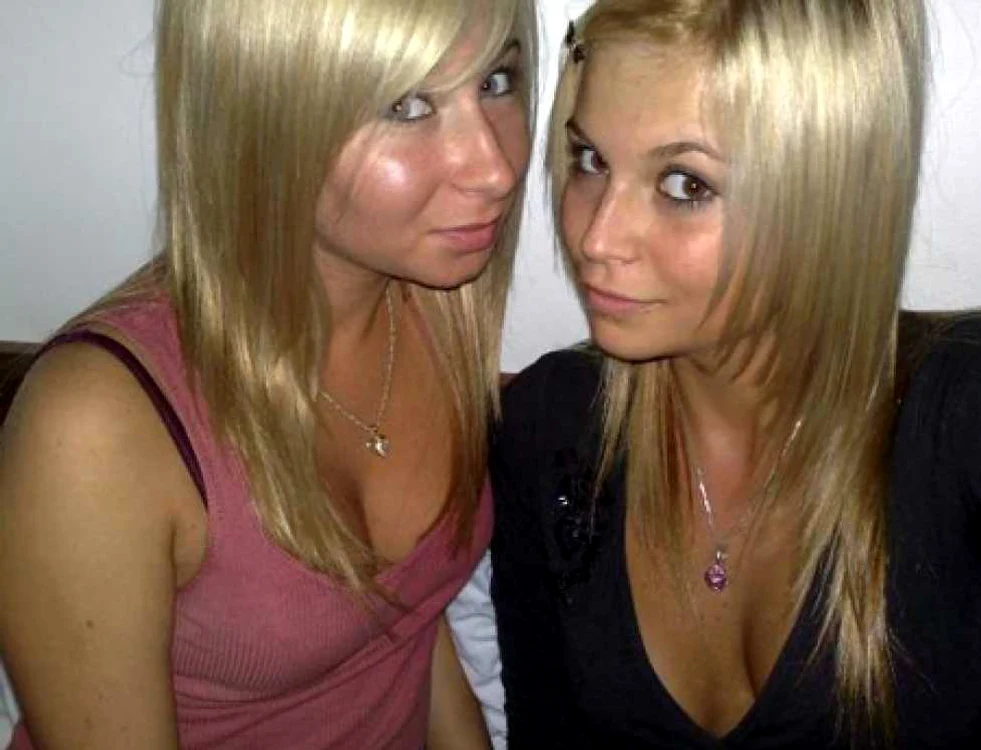 Delia Roşianu (stânga) şi Adelina Ardelean (dreapta)  