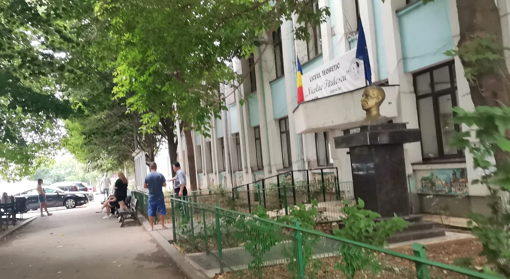 Părinții și elevii au avut posibilitatea să solicite,  miercuri, vizualizarea lucrărilor FOTO: A.M.