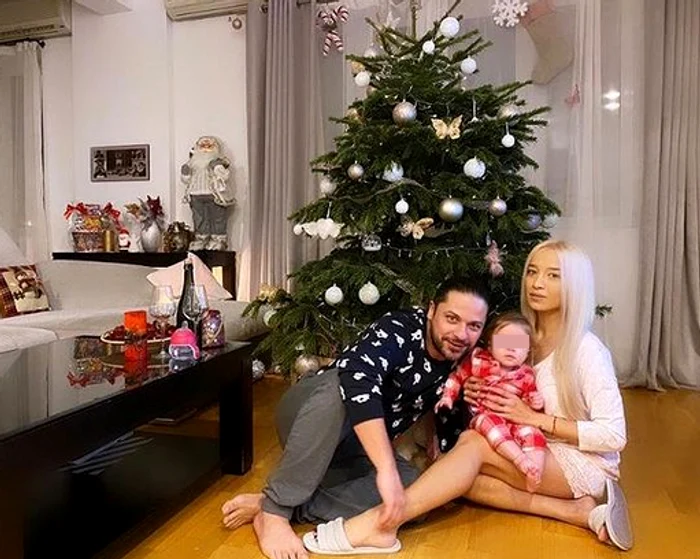 Augustin Viziru a cucerit Internetul cu această imagine, în care apare alături de fiica și de iubita lui