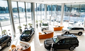 Dealer auto - masini de lux FOTO Shutterstock 