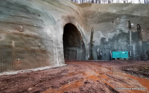 tuneluri feroviare hunedoara foto daniel guta adevarul