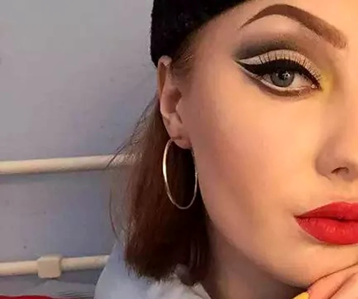 Maisie Beech (19 ani)