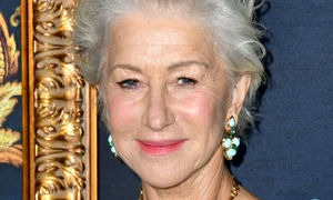 Helen Mirren are tot timpul la ea o pereche de pantofi cu toc care îi poată noroc jpeg