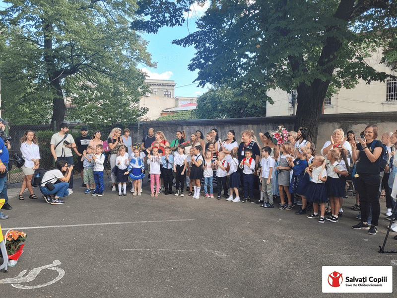 100 de copii ucraineni merg la o școală din București