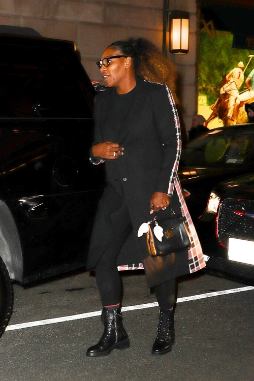 Serena Williams, în premieră cu ochelari de vedere