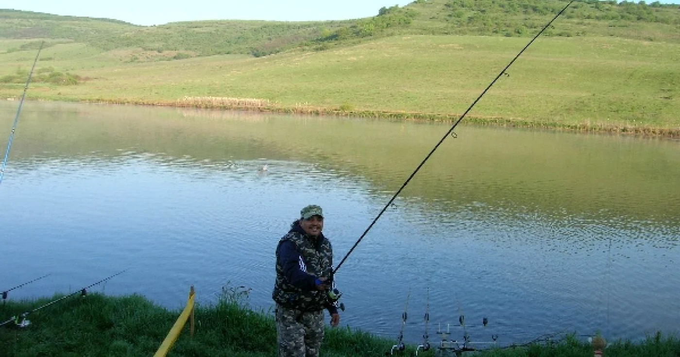 Pescari pe lacul Tonciu