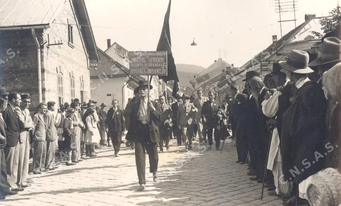 Campania electorală a PNC cu sloganul «România a românilor!»alături desemnul zvasticii FOTO CNSAS