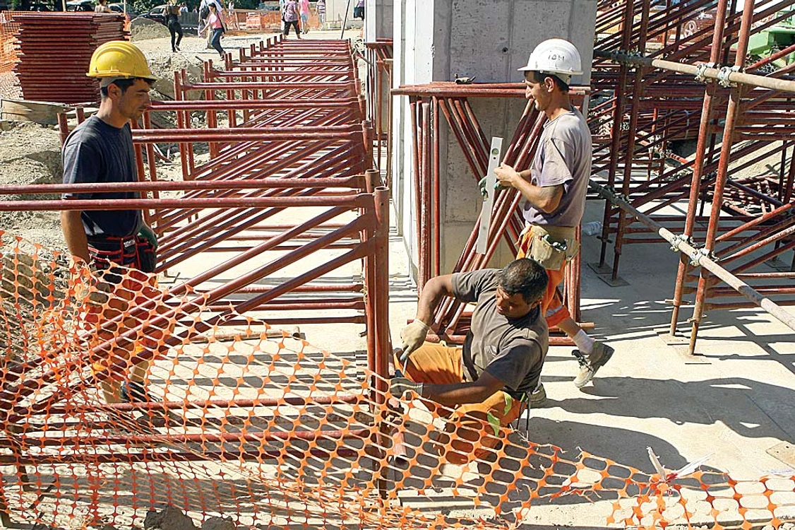 Joburile oferite sunt în construcţii