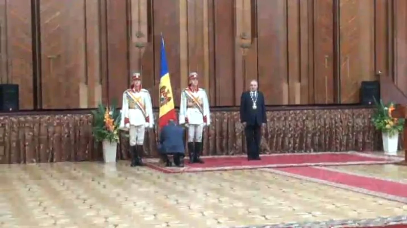 Prim-ministrul Valeriu Streleţ depune jurământul FOTO captură video