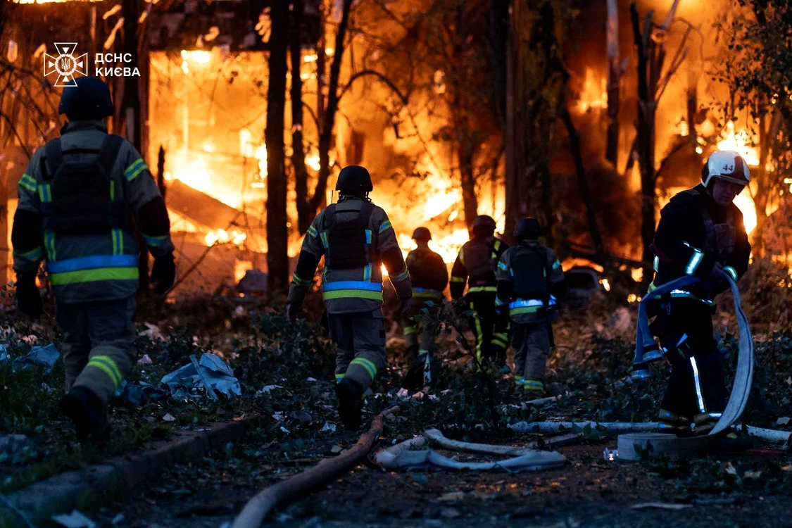 Incendiu produs de dronele rusești în Kiev/FOTO:X