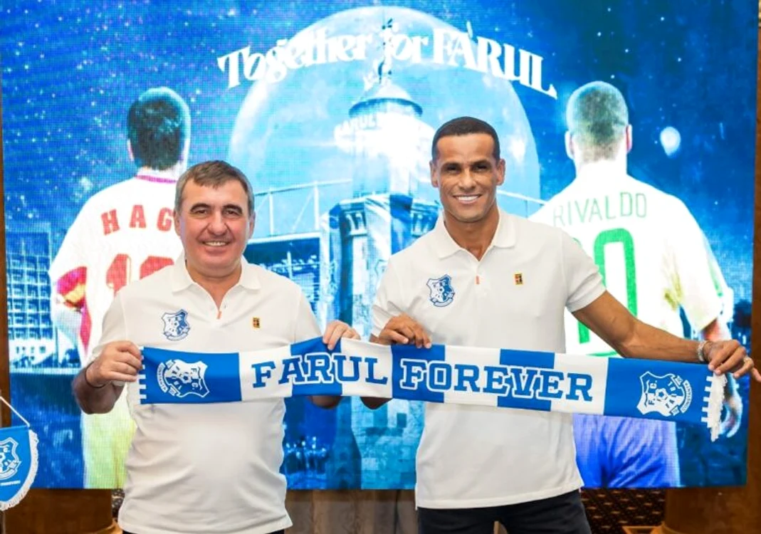 Hagi, alături de Rivaldo. FOTO: Facebook