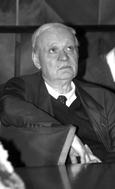 Profesorul Ioan Caproşu şi onoarea lui Adrian Năstase   la Iaşi png