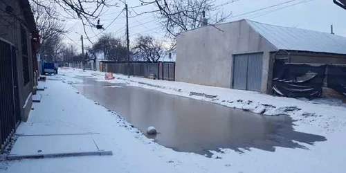 Locul de pescuit se transformă uneori în patinoar. Foto