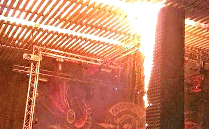 
    64 de oameni și-au pierdut viața în  incendiul din „Colectiv”, izbucnit  în urma aprinderii unor artificii  